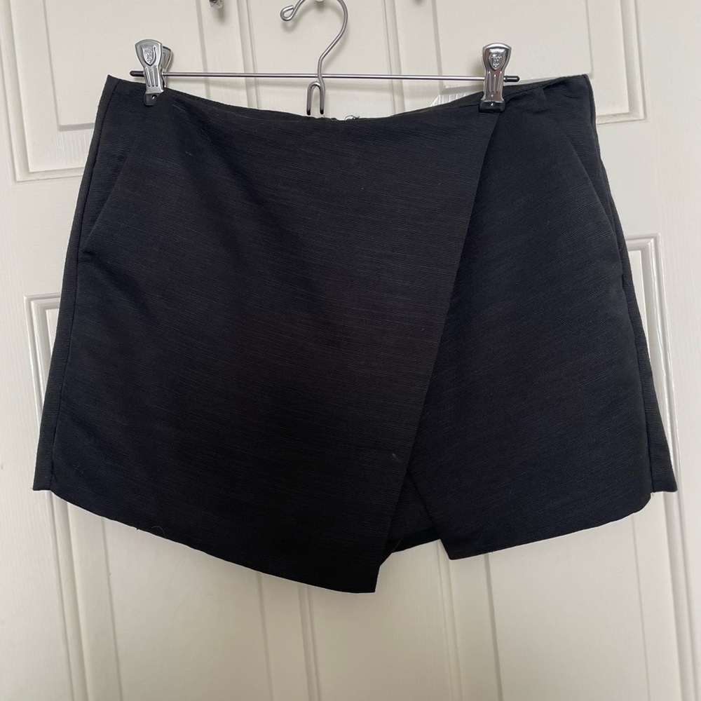 Top shop black skort size 8